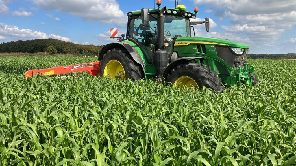 Photo tracteur négoce agricole